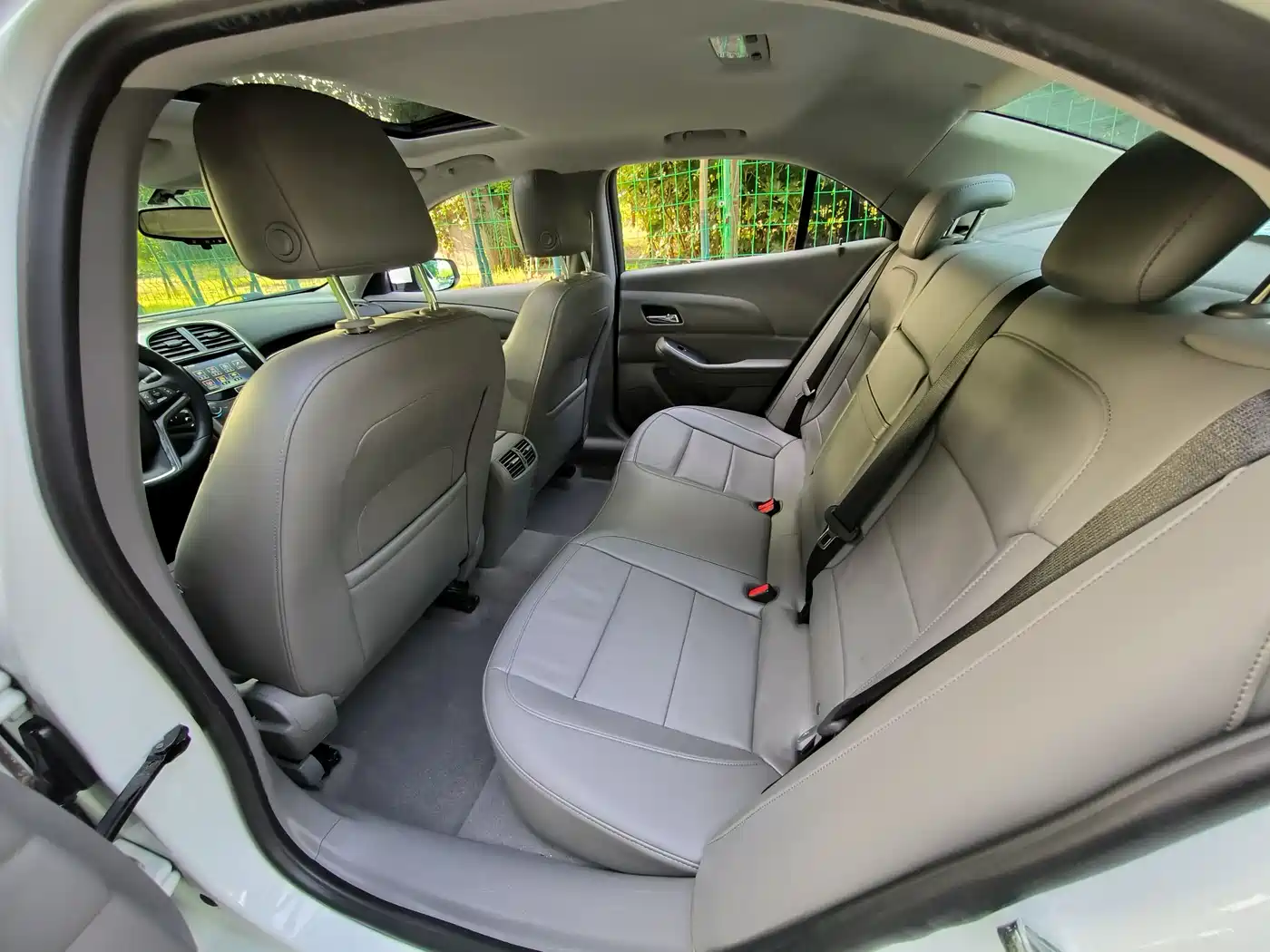 Chevrolet Malibu 2014 2.0L Automatic Luxury фото 7