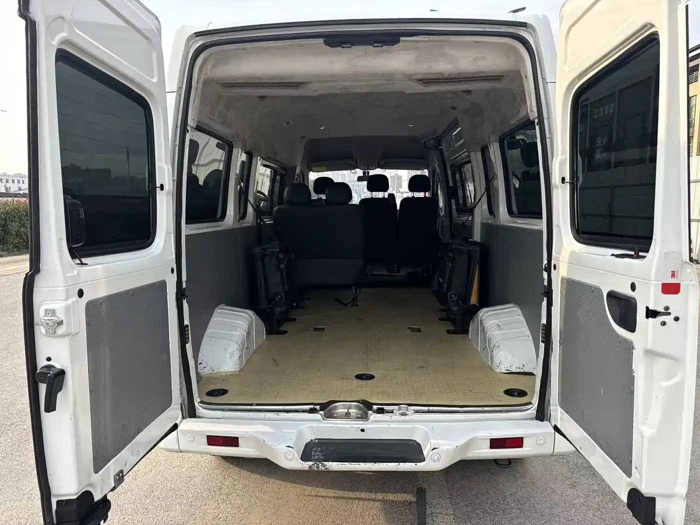 SAIC Maxus Xintu V80 2021 2.0T PLUS AMT Aoyun Long Wheelbase Medium Roof 6/7/8/9 Seater фото 7