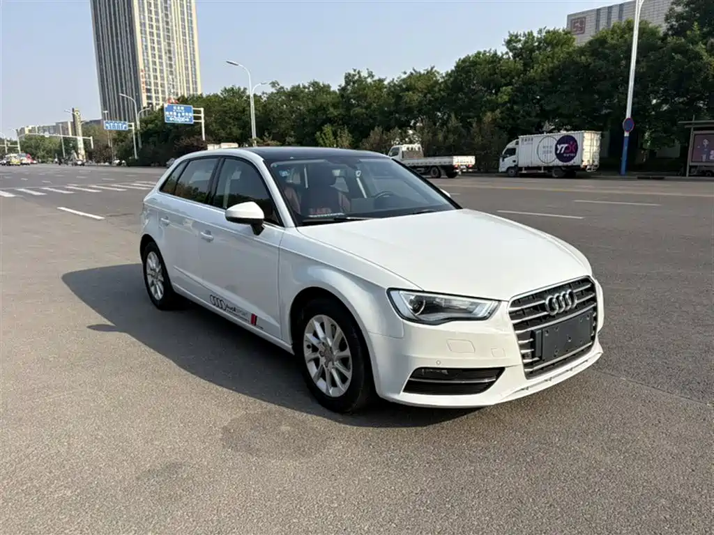 Audi A3 2016 Sportback 35 TFSI Leadership фото 5