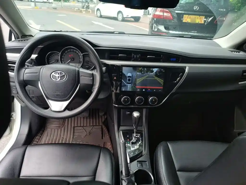 Toyota Corolla 2014 1.6L CVT GL фото 10