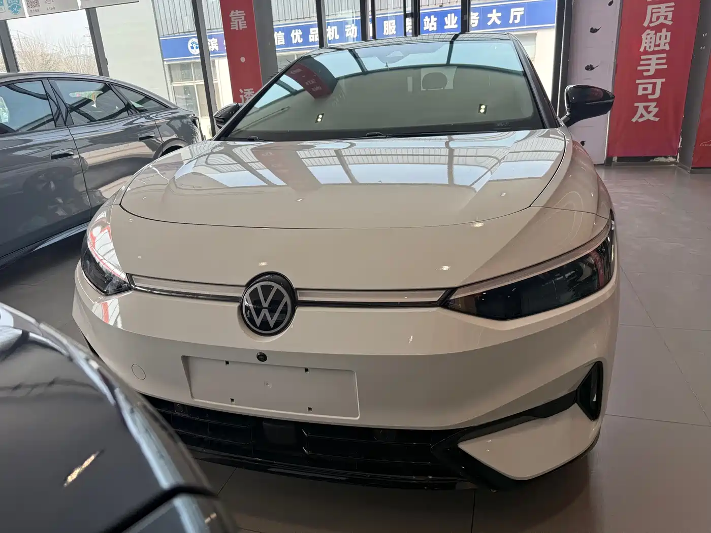 VOLKSWAGEN ID.7 VIZZION