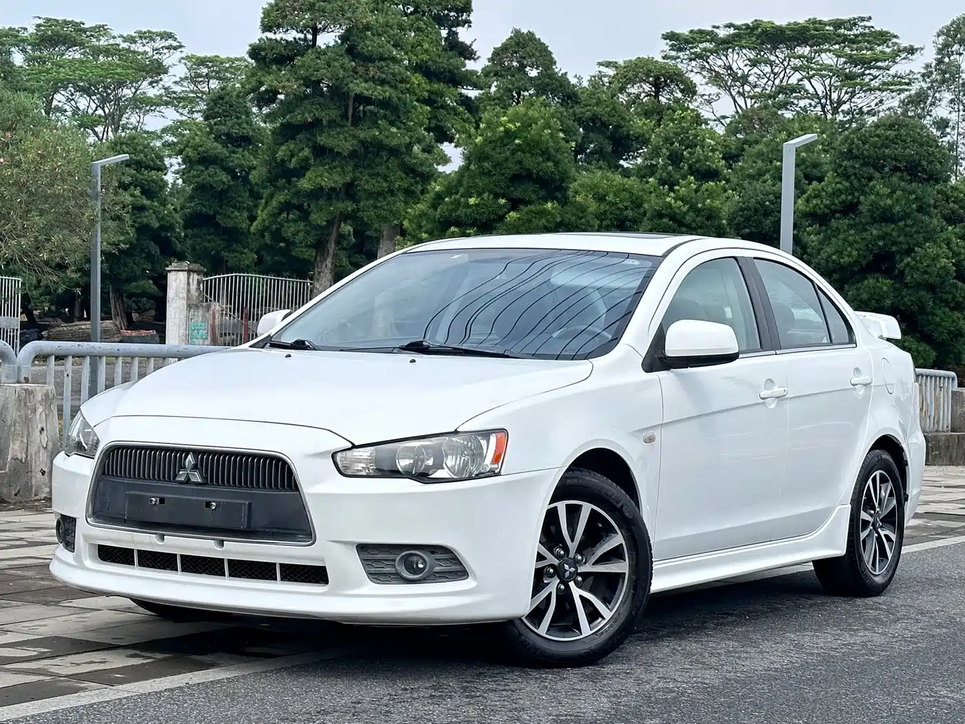Mitsubishi Lancer EX 2014 2013 ZhiShang Edition 1.8L CVT Luxury