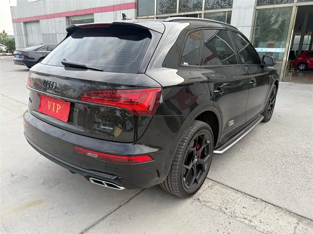 Audi Q5L 2025 45th Anniversary Edition 45 TFSI Premium Sport фото 4