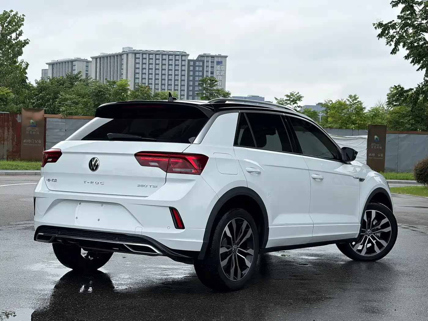 Фото 2 - Volkswagen T-ROC