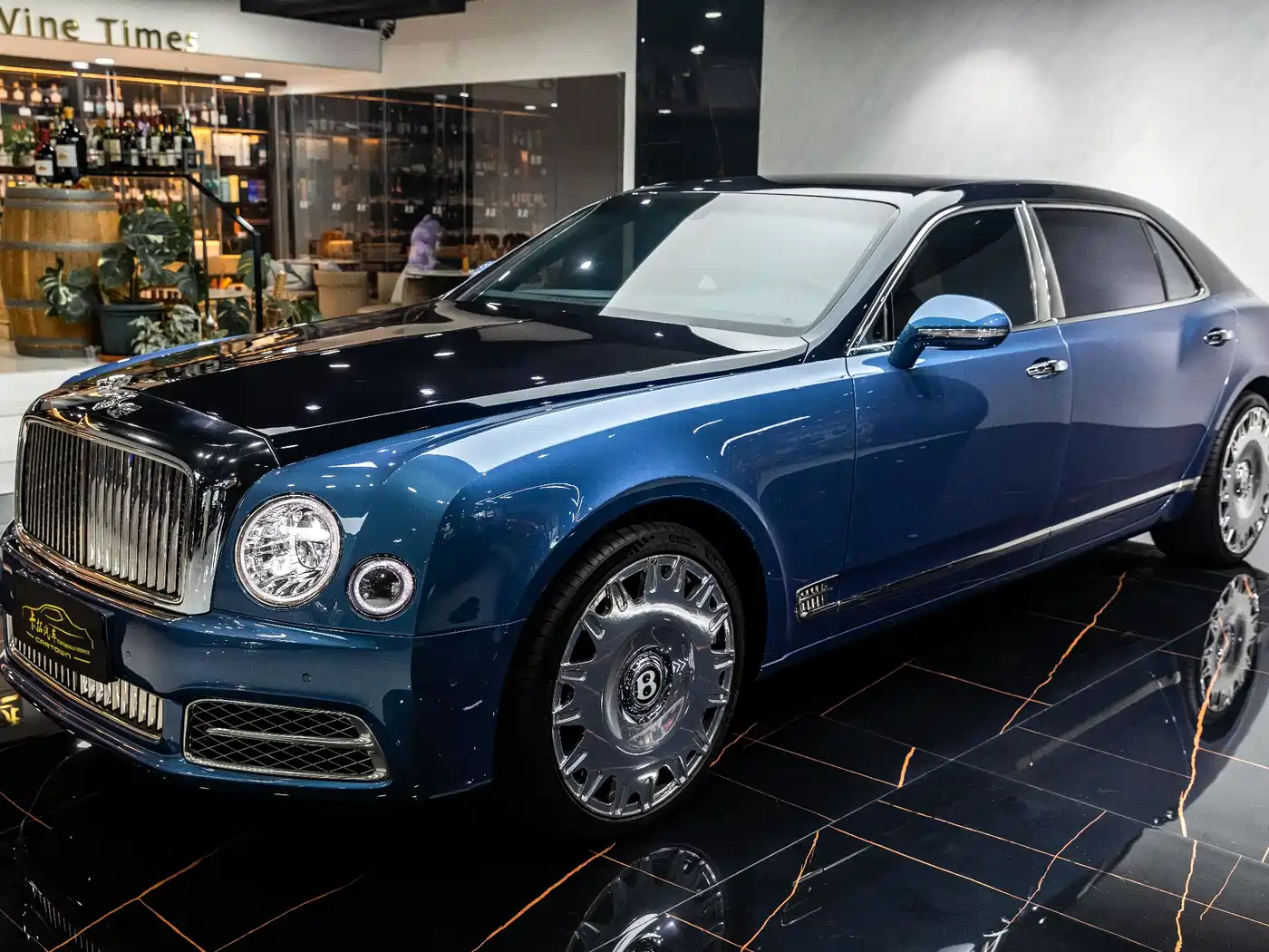 Bentley Mulsanne 2017 6.8T Long Wheelbase фото 11