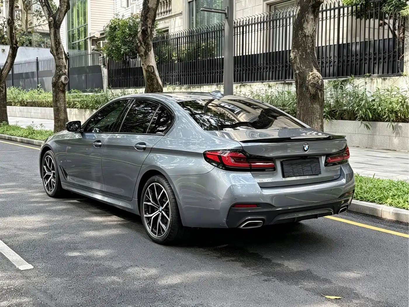 BMW 5 Series (Import) 2022 530i M Sport Package фото 22