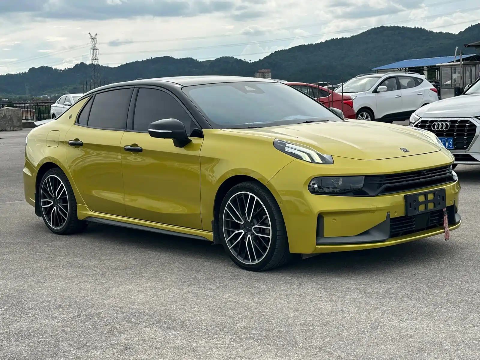 Фото 3 - Lynk & Co 03