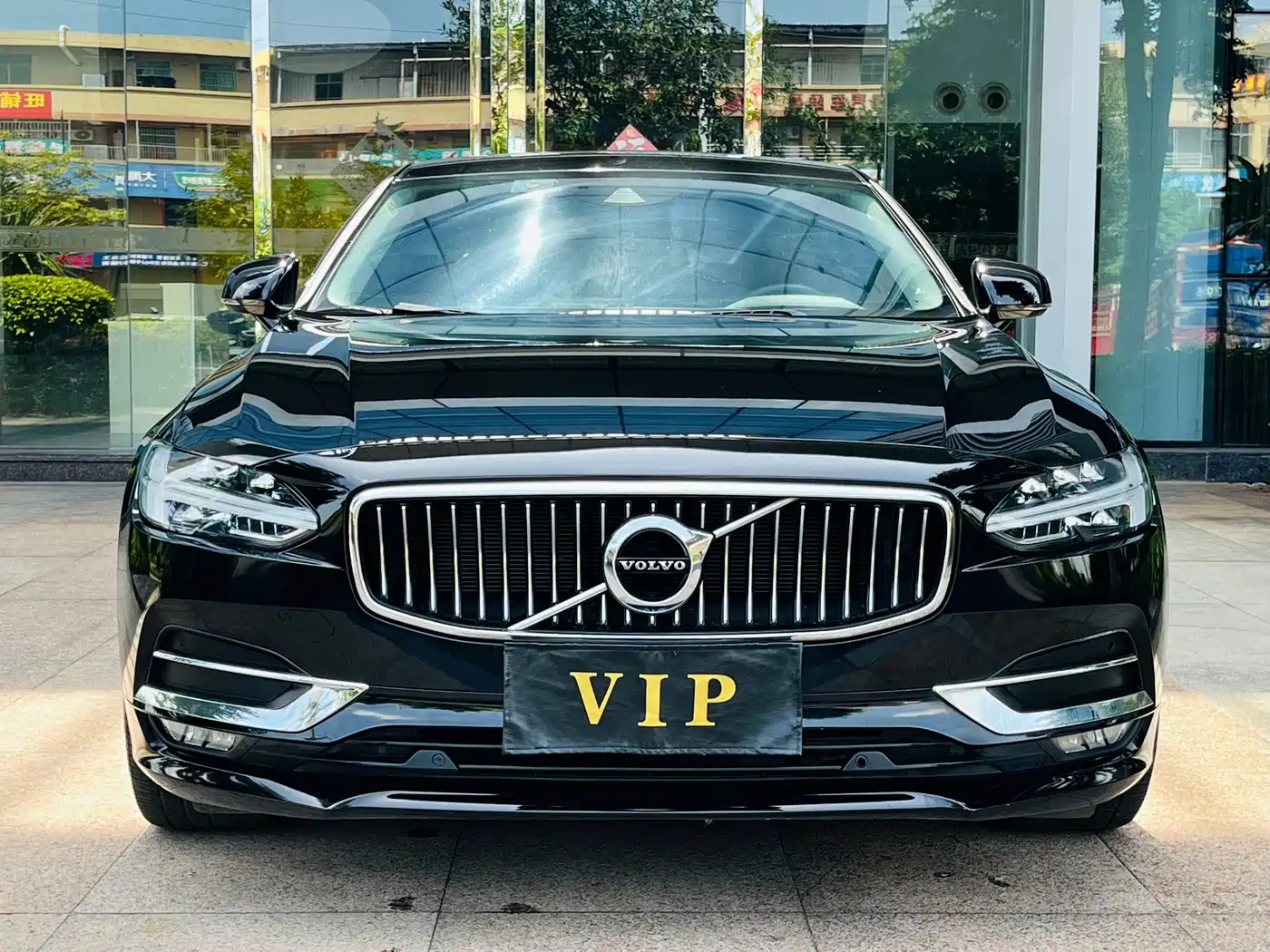 Фото 2 - Volvo S90