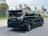 Фото 4 - Toyota Vellfire