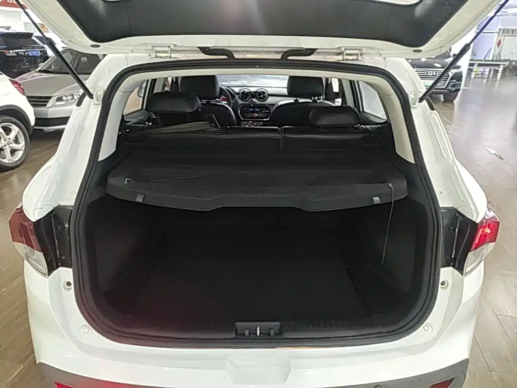 Soueast DX3 2017 2016 1.5T CVT Luxury