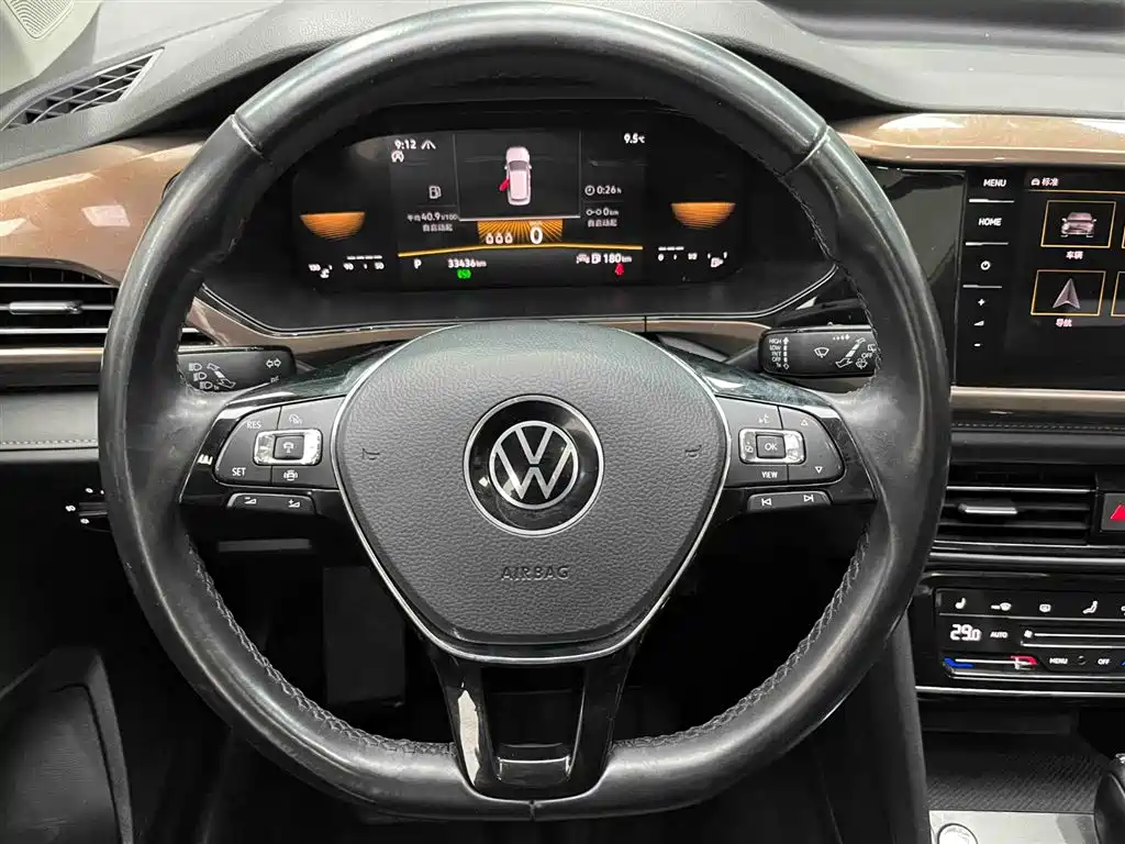 Volkswagen Tharu 2022 280TSI FWD Luxury Edition фото 3