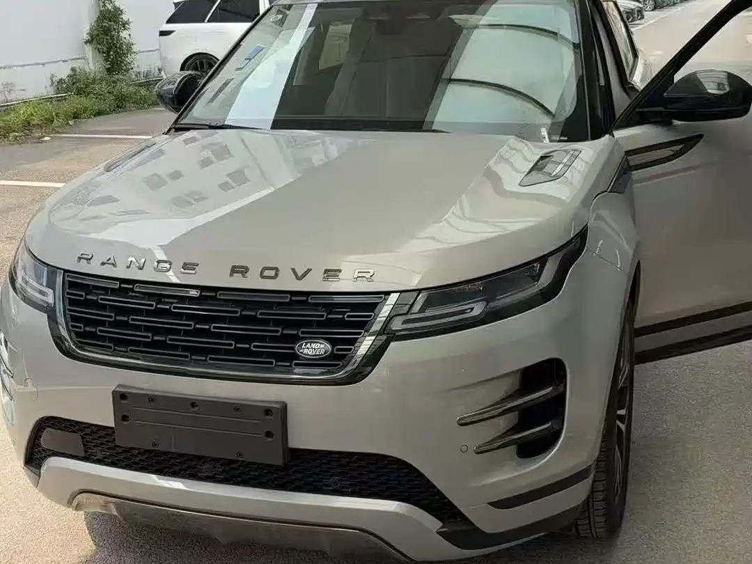 Land Rover Range Rover Evoque 2026 Range Rover Evoque L SE фото 5