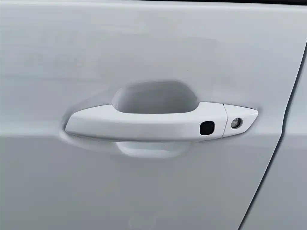 BYD Qin 2019 1.5L Automatic Luxury Edition фото 18
