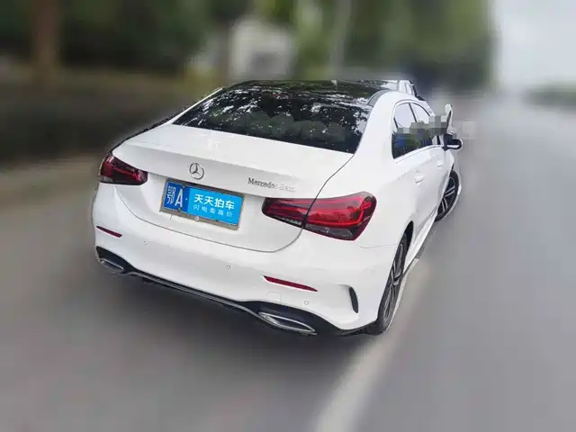 Mercedes-Benz A-Class 2019 Facelift A 180 L Sports Sedan — фото 2