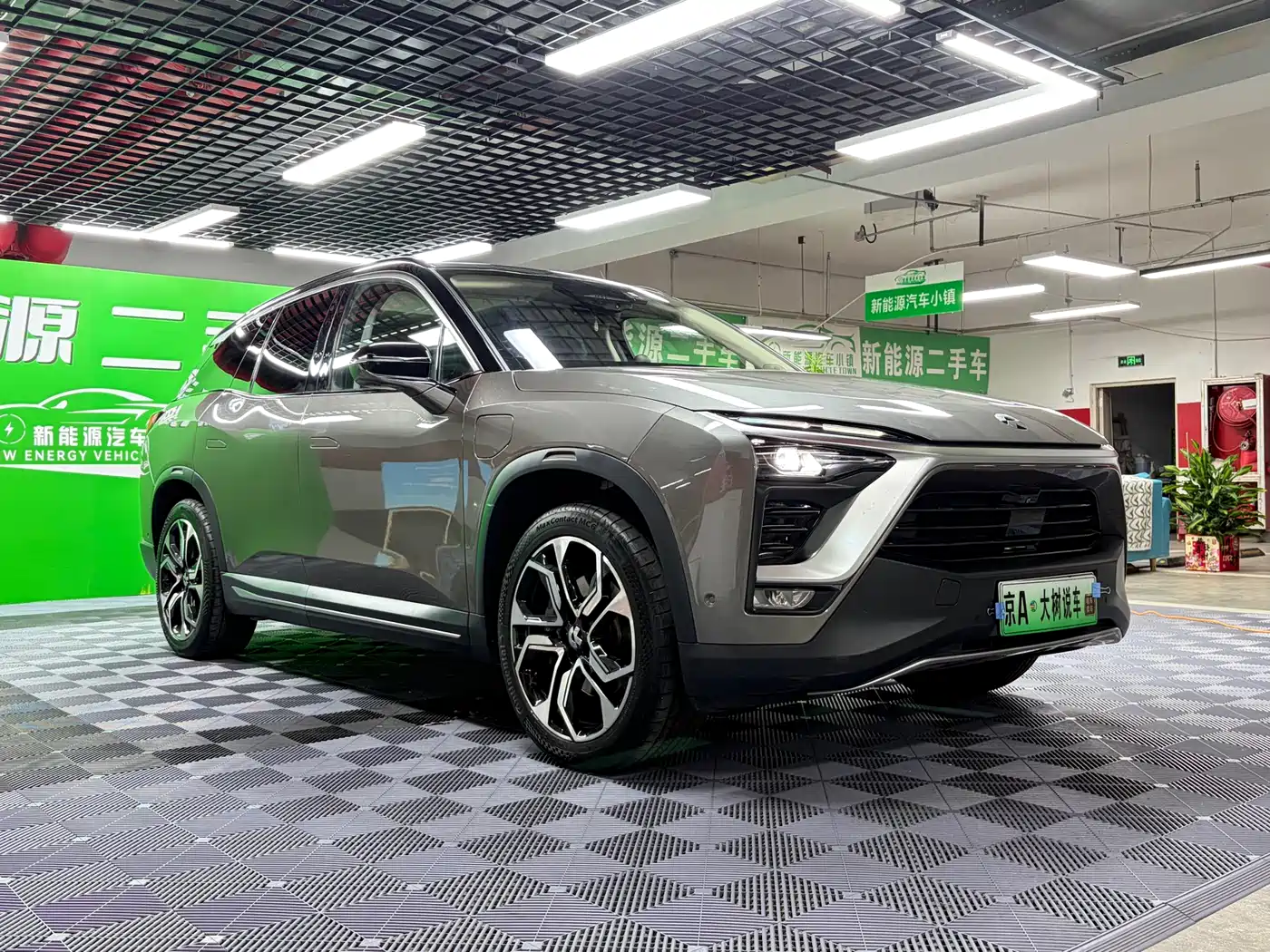 NIO ES8 2018 2018 Founder Edition