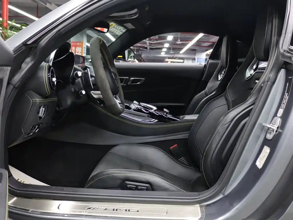 MERCEDES-BENZ AMG GT