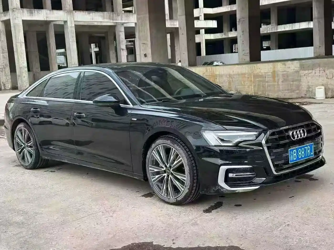 Фото 3 - Audi A6L