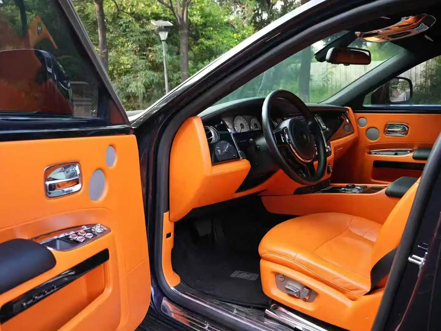 Photo 7 - Rolls-Royce Ghost