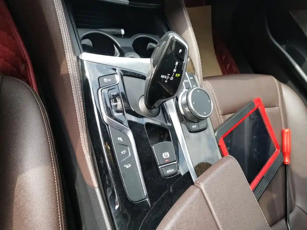BMW 5 Series 2019 525Li M Sport Package фото 14