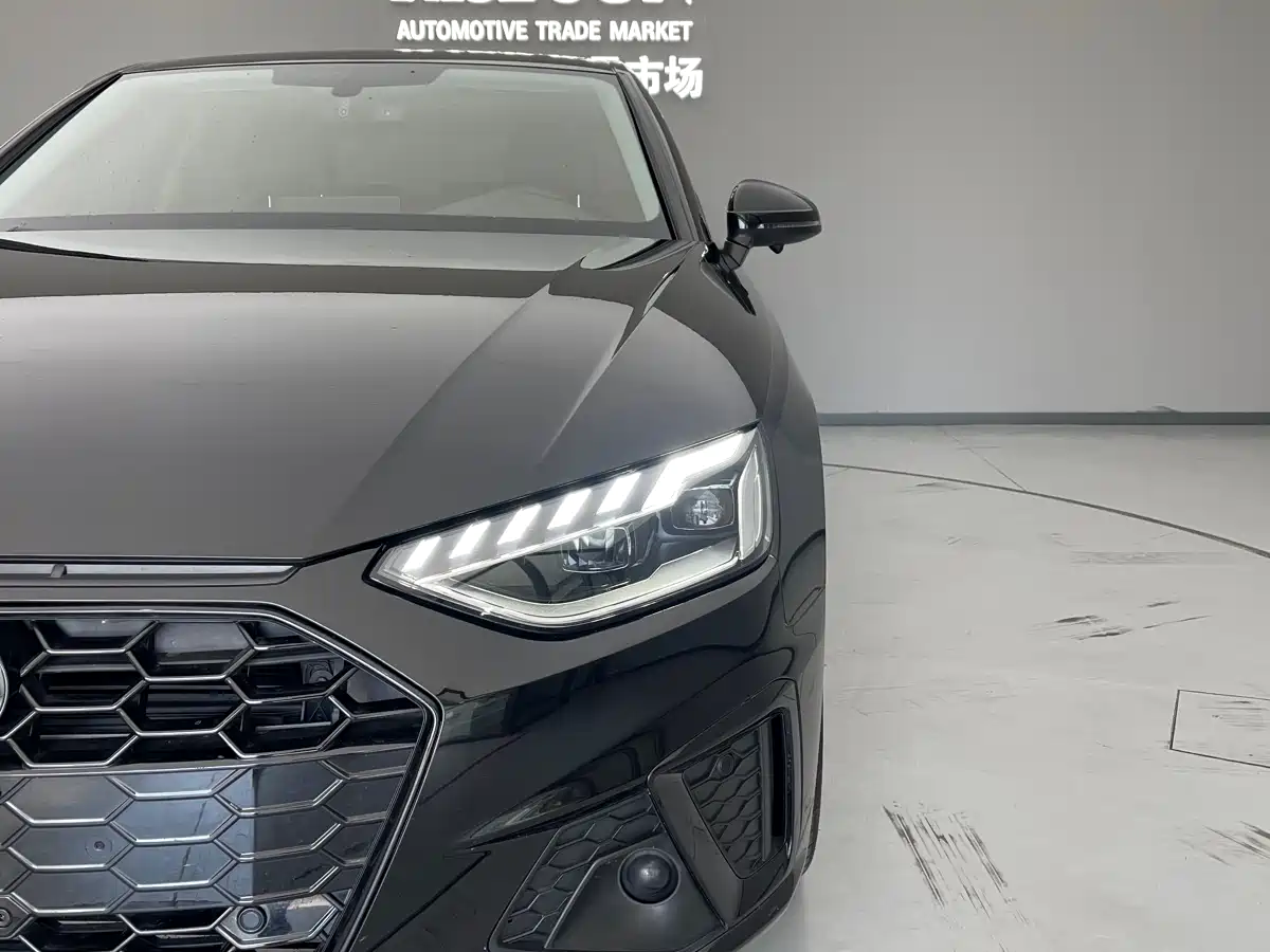 Audi A4L 2022 40 TFSI Luxury Dynamic фото 15