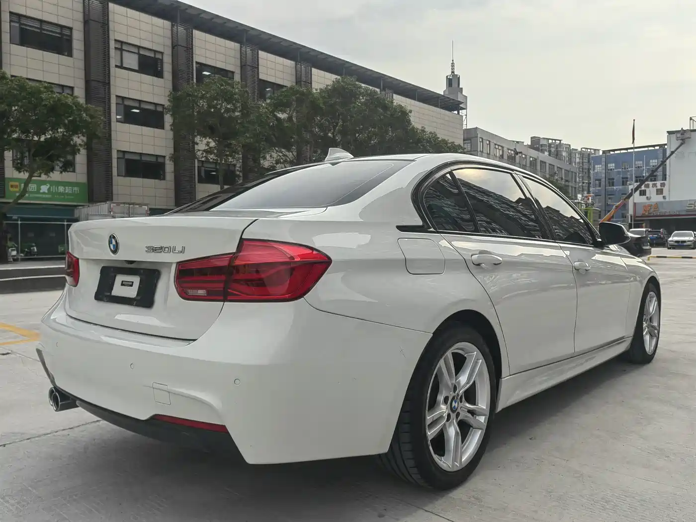 BMW 3 Series 2019 320Li M Luxury Package фото 10
