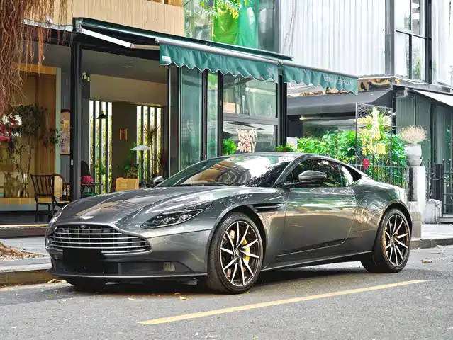 ASTON MARTIN DB11