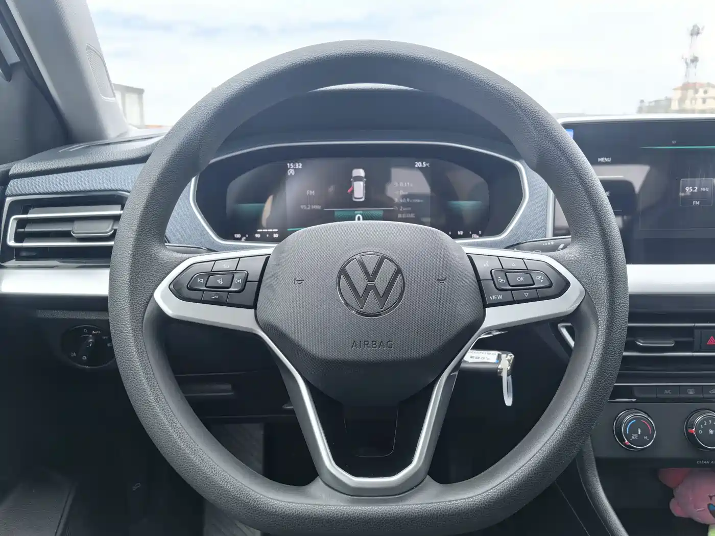 Volkswagen Lavida 2023 Facelift 1.5L Auto Full Comfort Edition фото 10