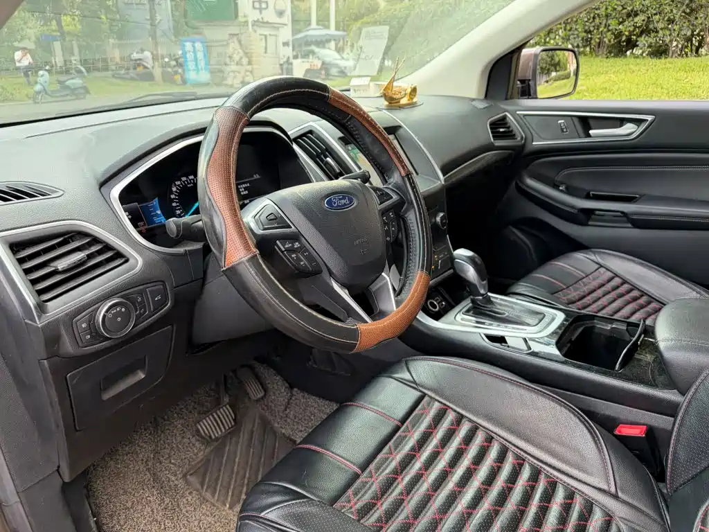 Фото 7 - Ford Edge