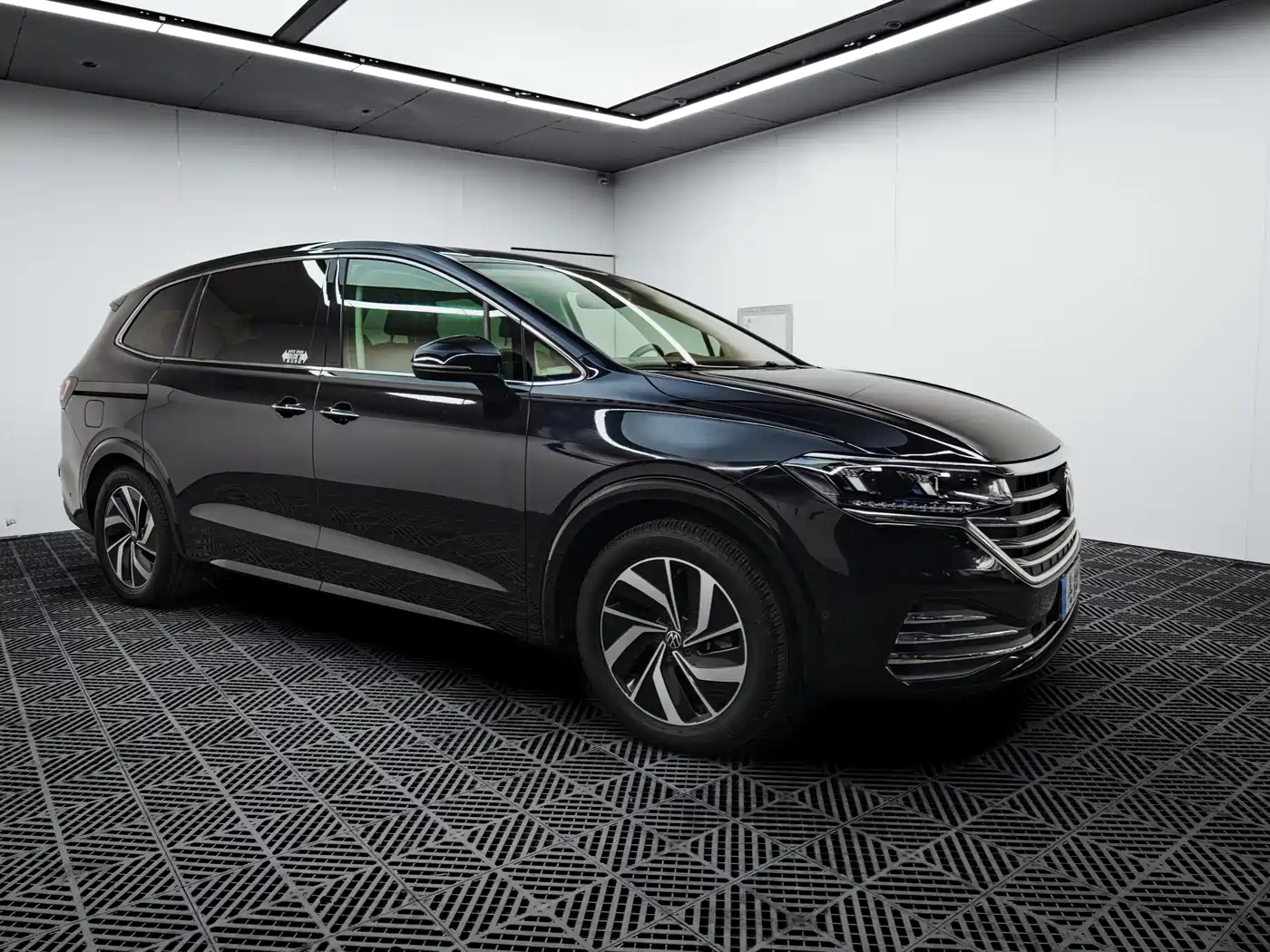 Volkswagen Viloran 2020 330TSI Luxury Edition фото 3
