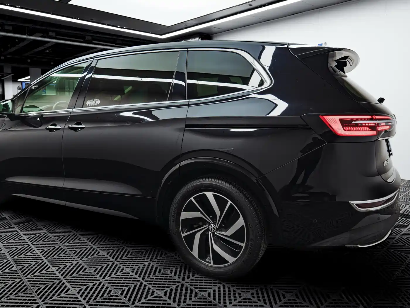Volkswagen Viloran 2020 330TSI Luxury Edition фото 7