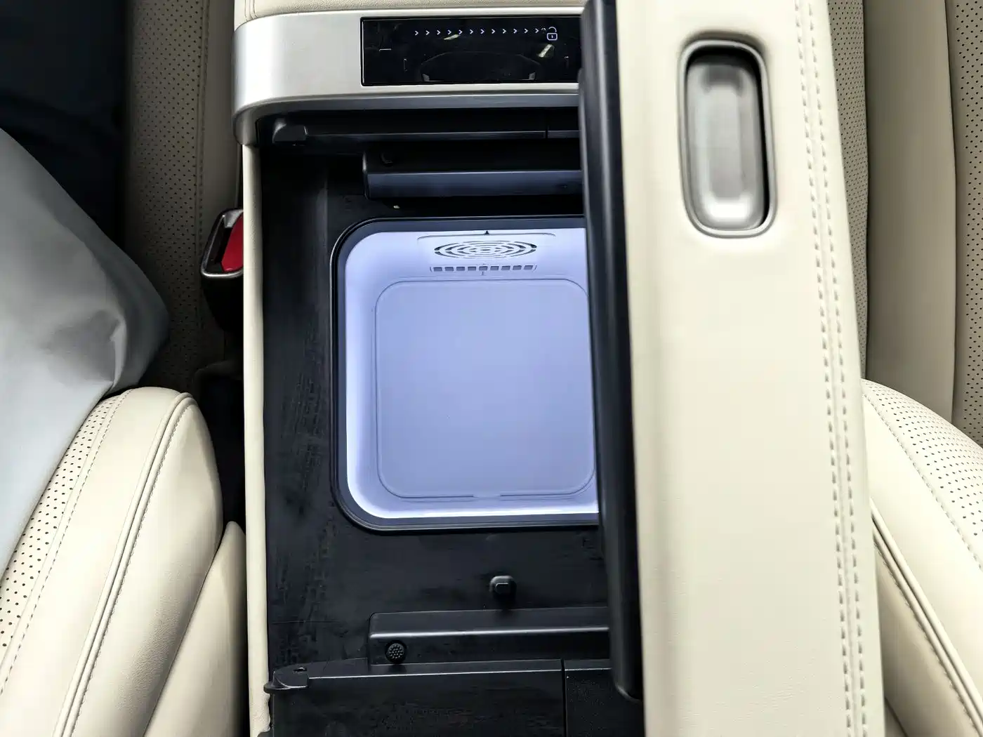 Denza Z9GT 2024 1100 AWD Ultra Edition фото 10