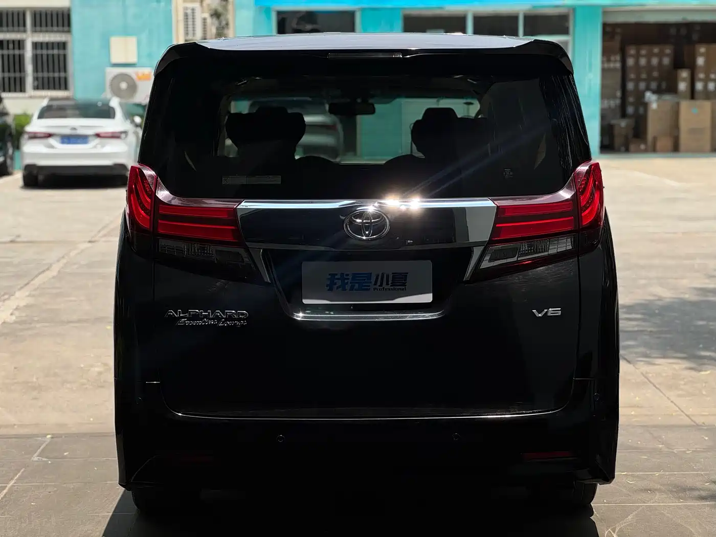 Toyota Alphard 2018 3.5L Premium фото 4