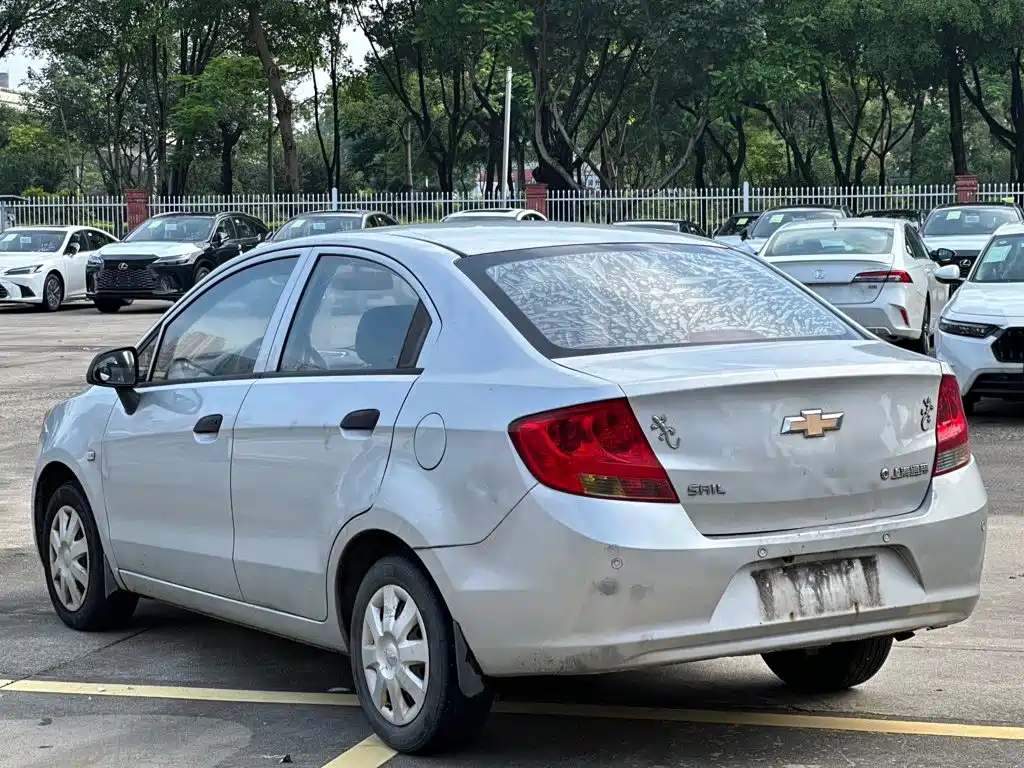 Chevrolet Sail 2014 2013 Sedan 1.4L Manual Ideal Happiness Edition