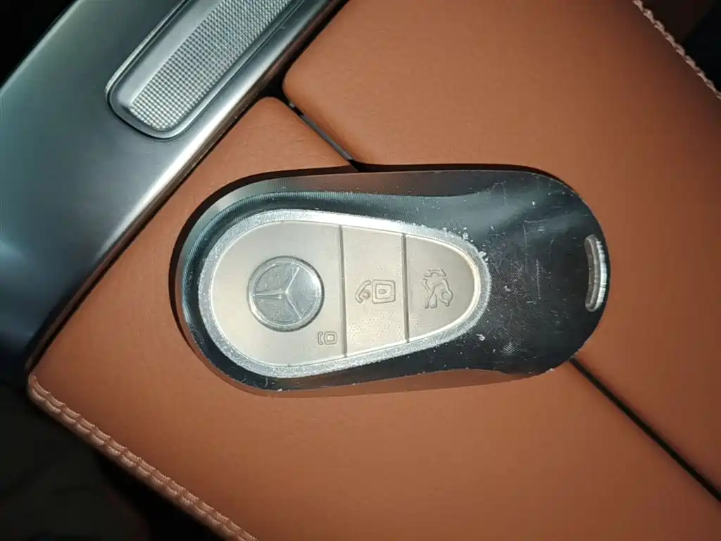 Mercedes-Benz GLC 2024 GLC 260 L 4MATIC Luxury 5-seater фото 9