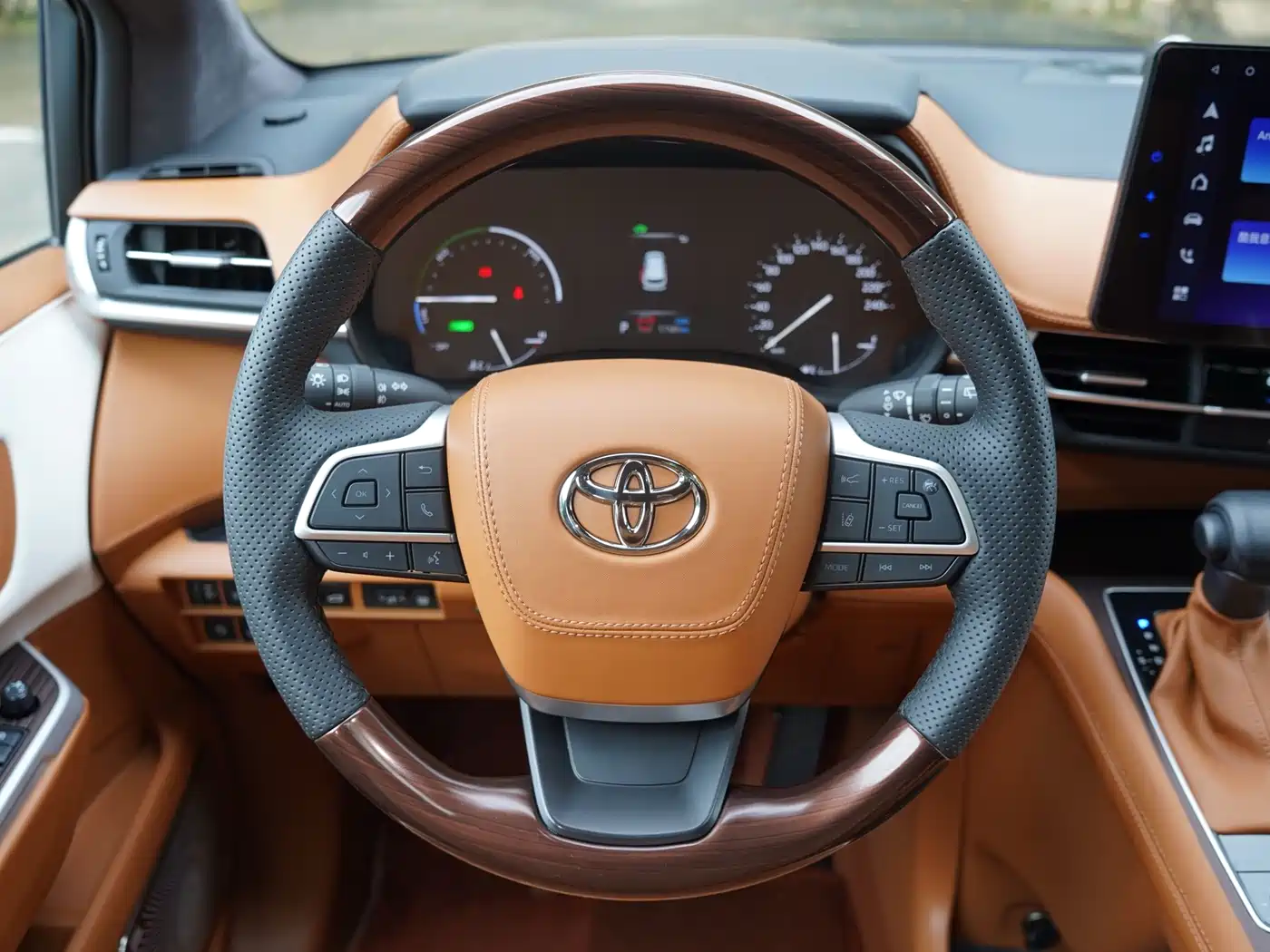 Toyota Granvia 2025 2024 2.5L Hybrid Comfort