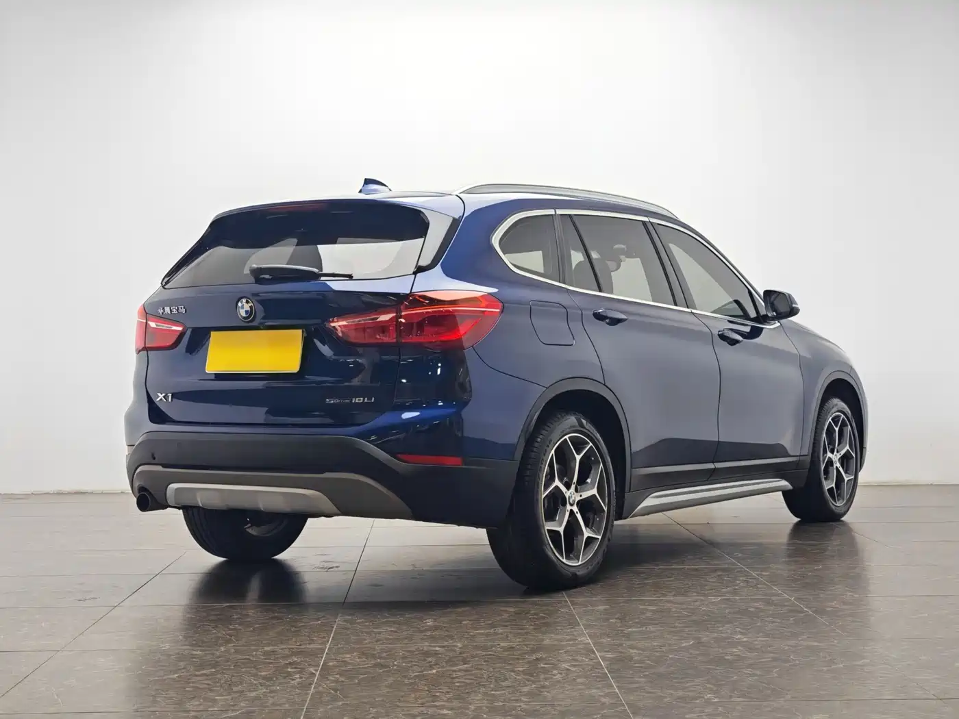 BMW X1 2019 sDrive18Li Premium Model фото 3