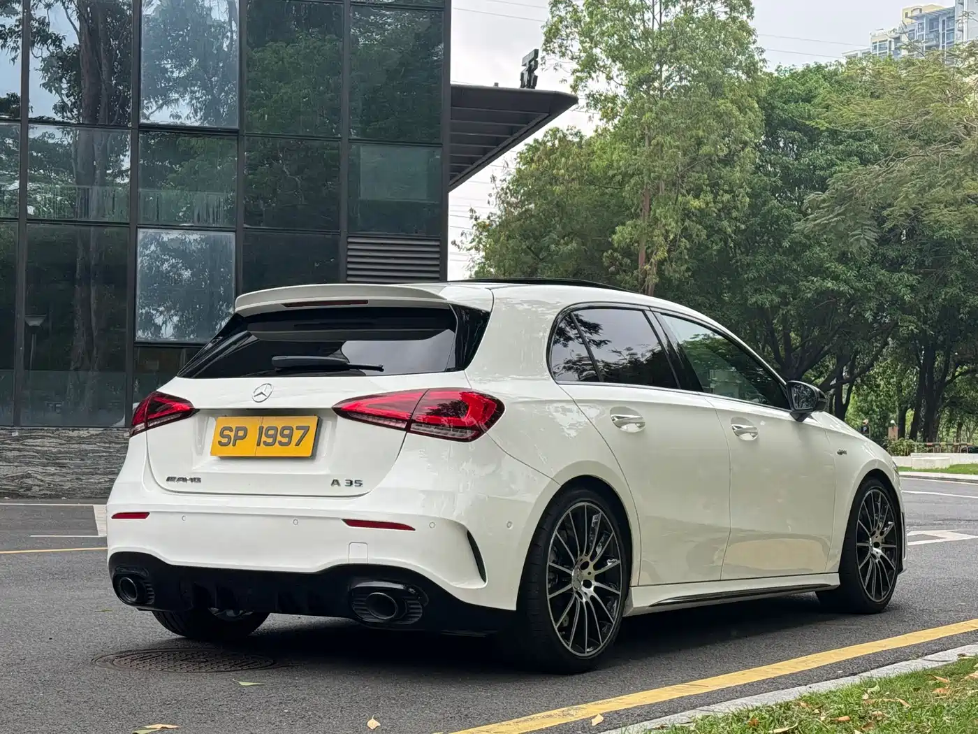 Mercedes-Benz A-Class AMG 2022 AMG A 35 L 4MATIC фото 5
