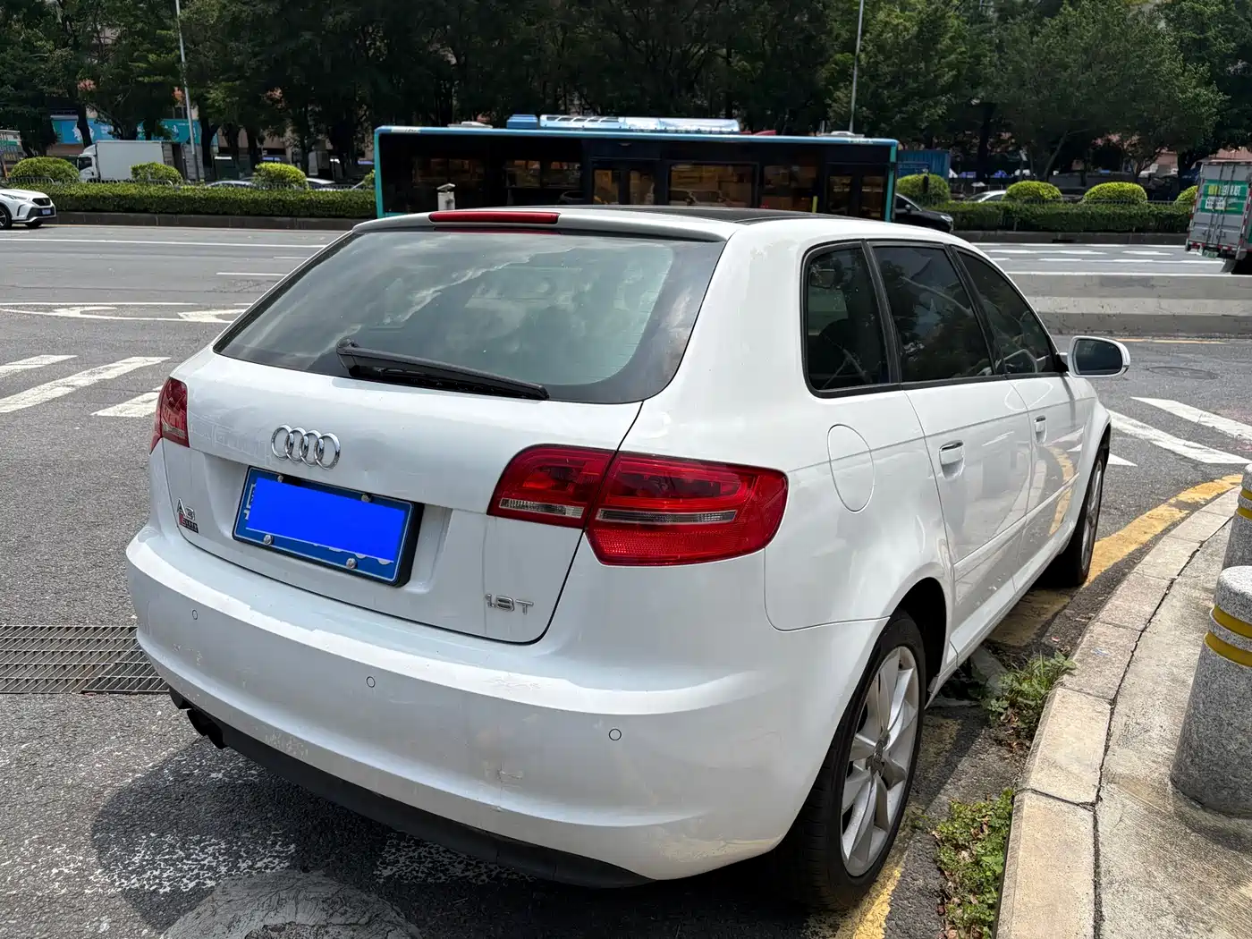 Audi A3 (Import) 2010 Sportback 1.8T Luxury Model фото 5