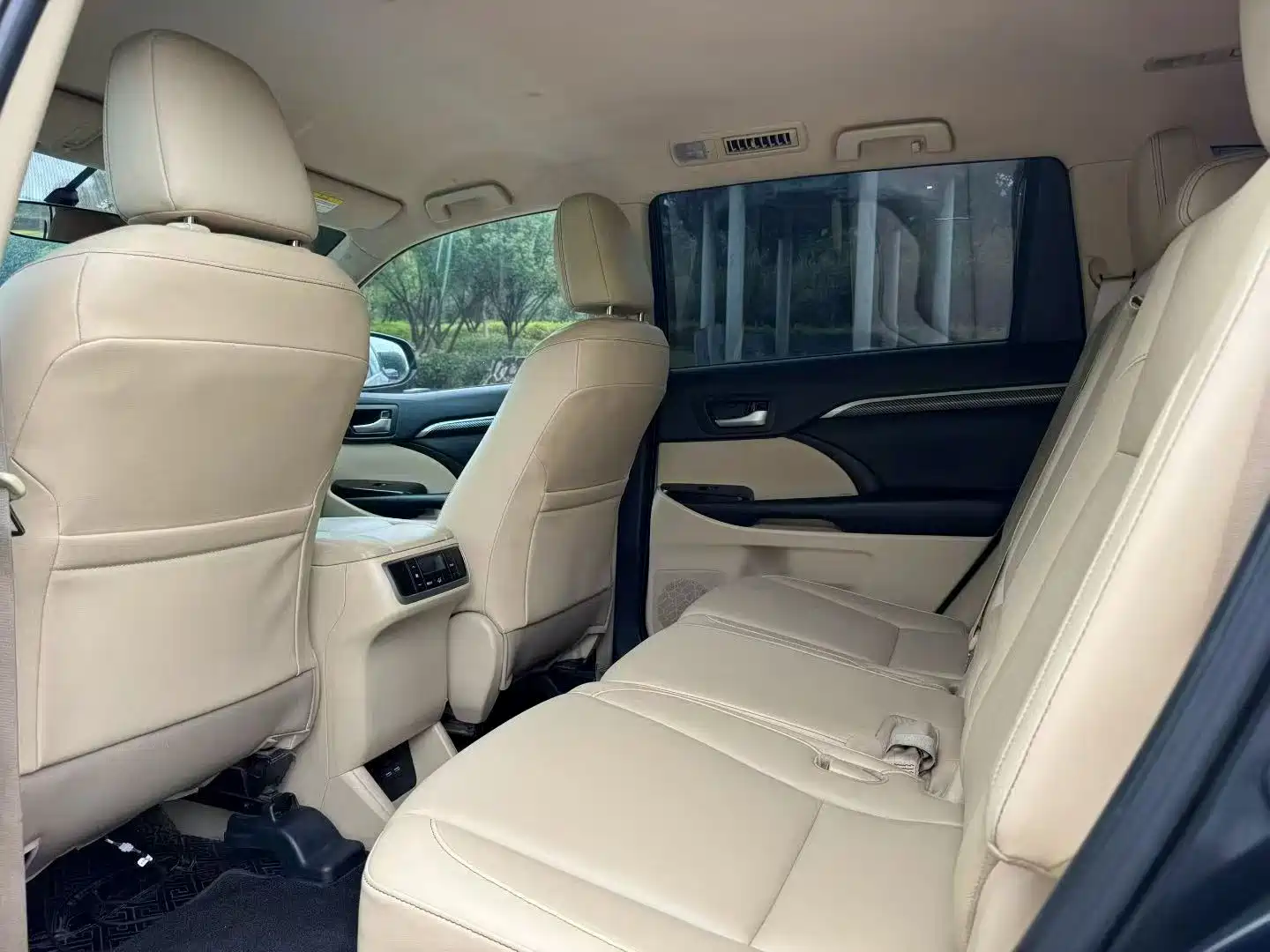 Photo 6 - Toyota Highlander