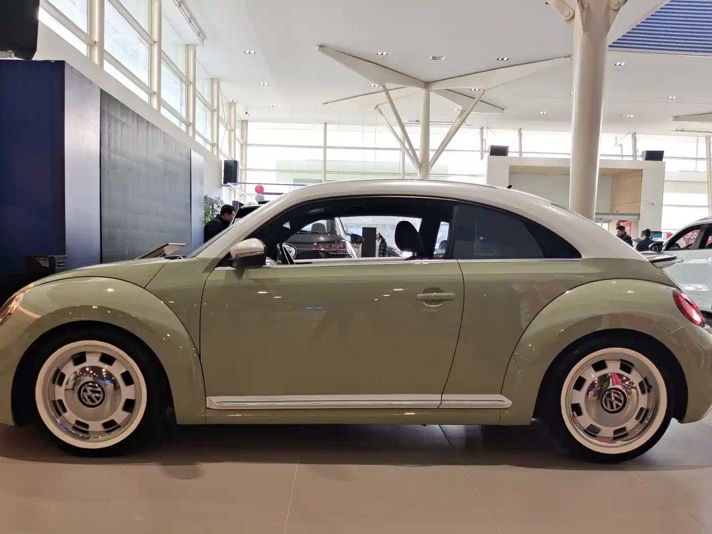 Volkswagen Beetle 2018 180TSI Easy Joy Edition фото 3