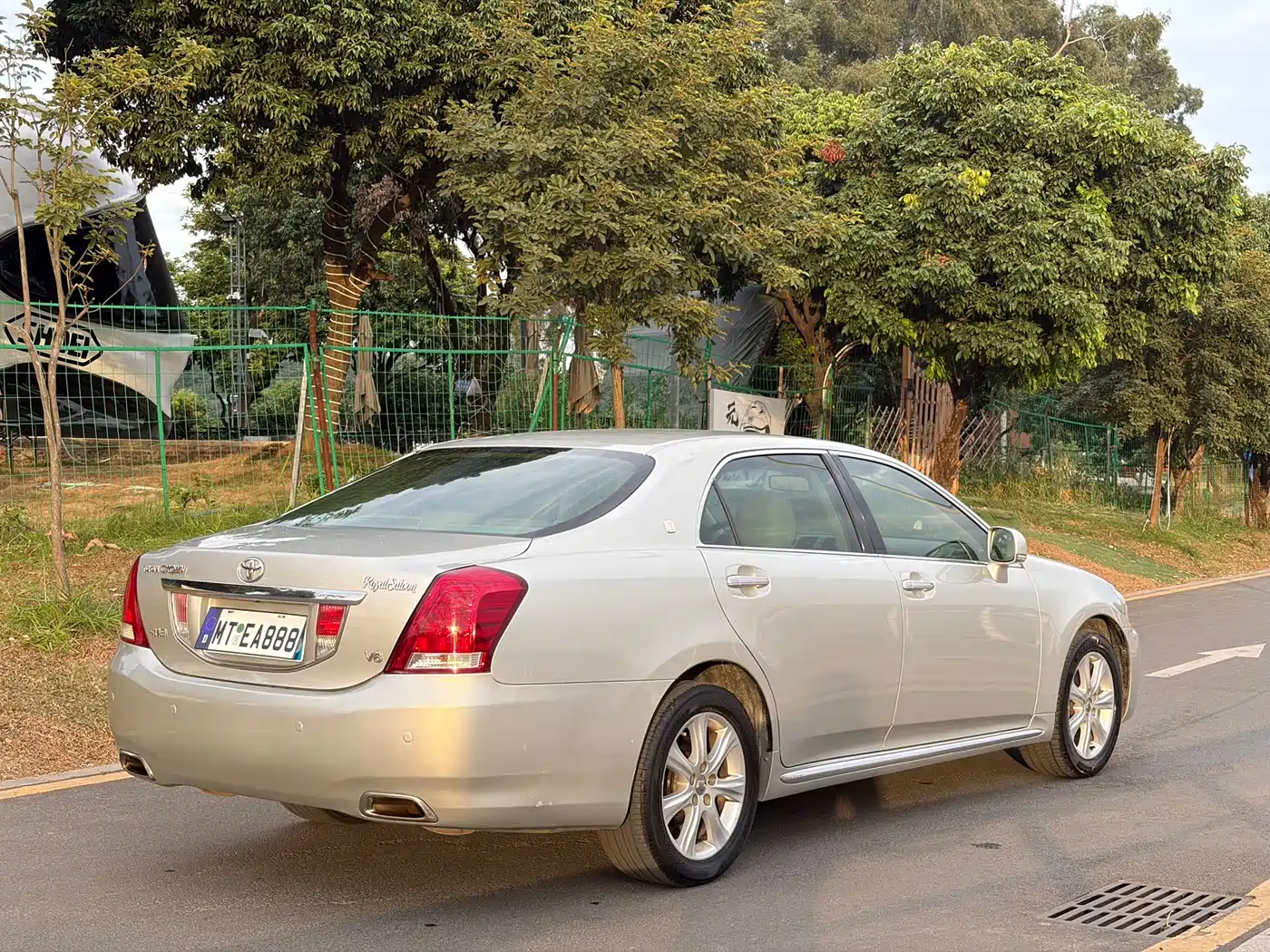 Toyota Crown 2010 3.0L Royal Saloon фото 11