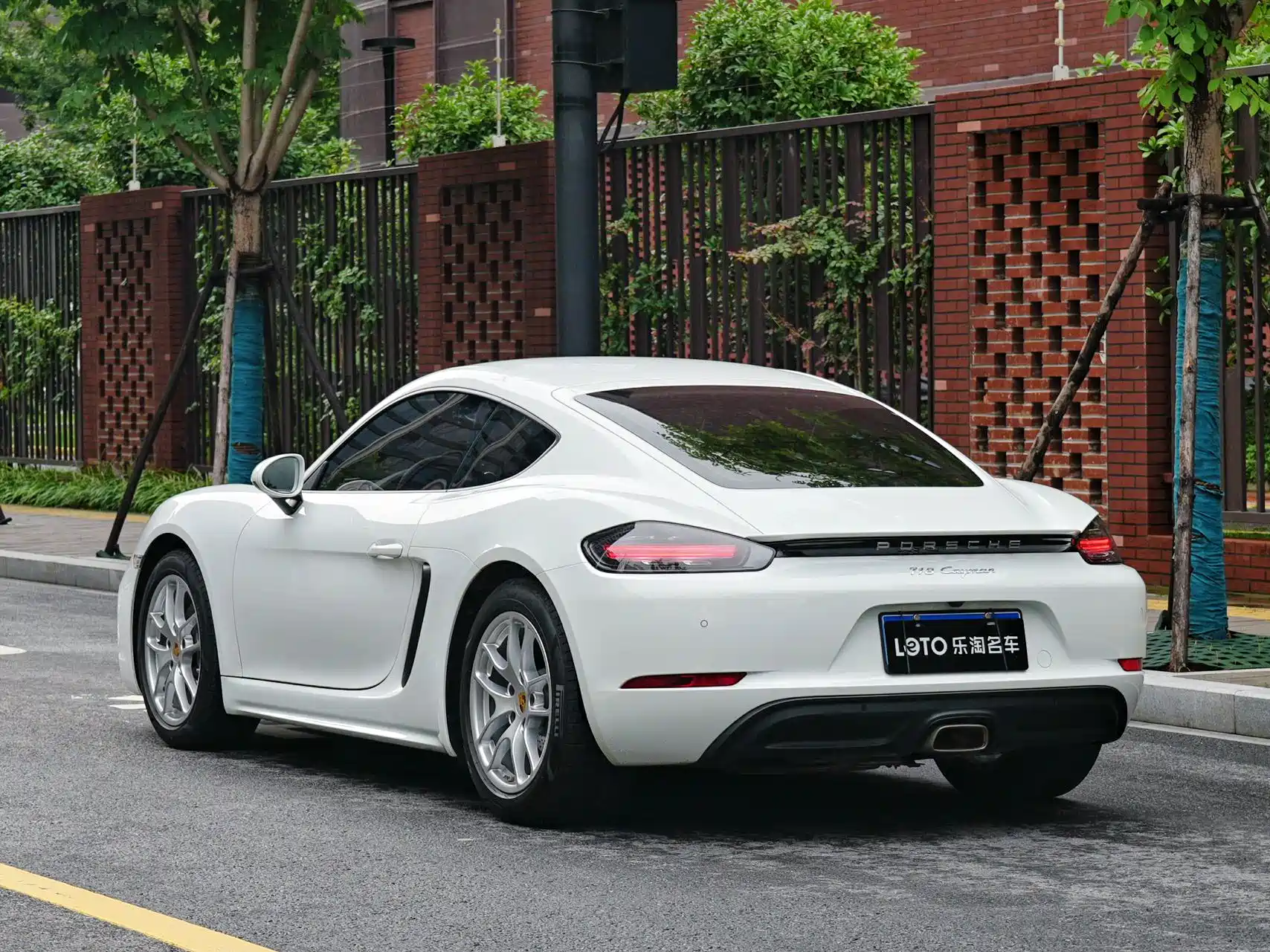 Photo 5 - Porsche 718