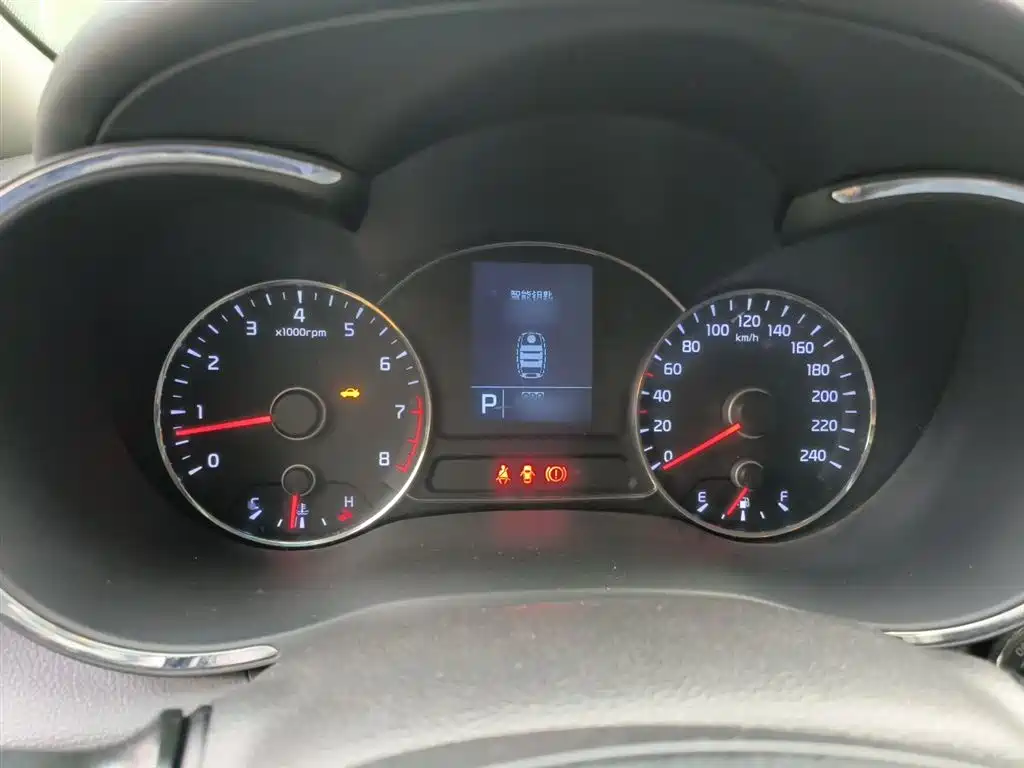 Kia K3 2013 1.6L Automatic GLS фото 4