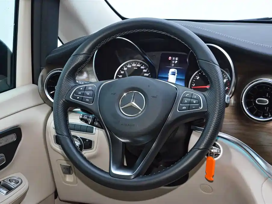 MERCEDES-BENZ V CLASS