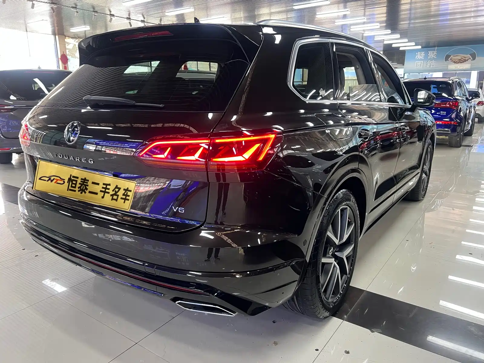 Фото 9 - Volkswagen Touareg