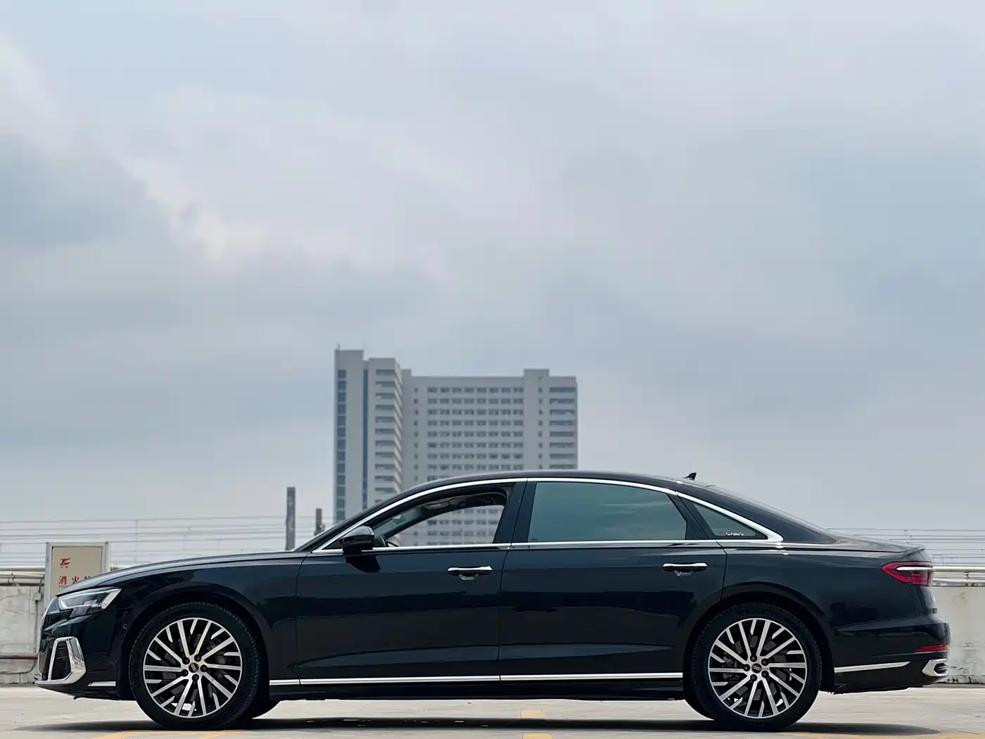 Audi A8 2023 A8L 55 TFSI quattro Flagship фото 13