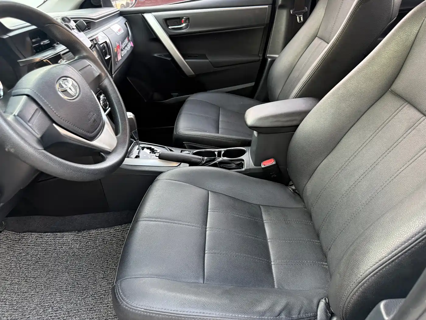 Фото 4 - Toyota Corolla