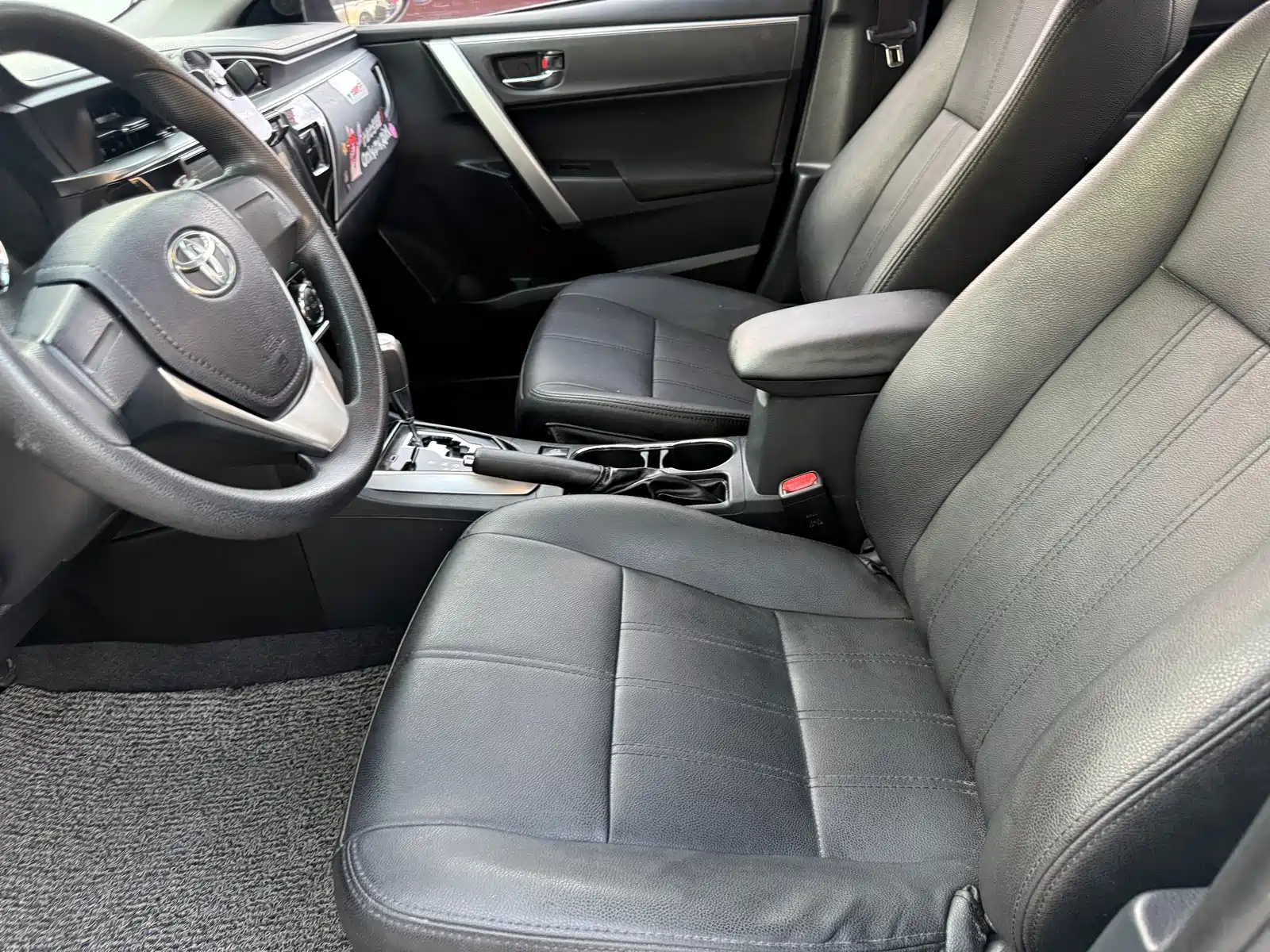 Фото 4 - Toyota Corolla