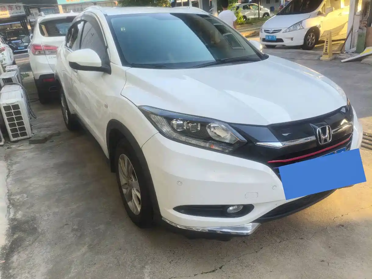 Фото 3 - Honda Vezel