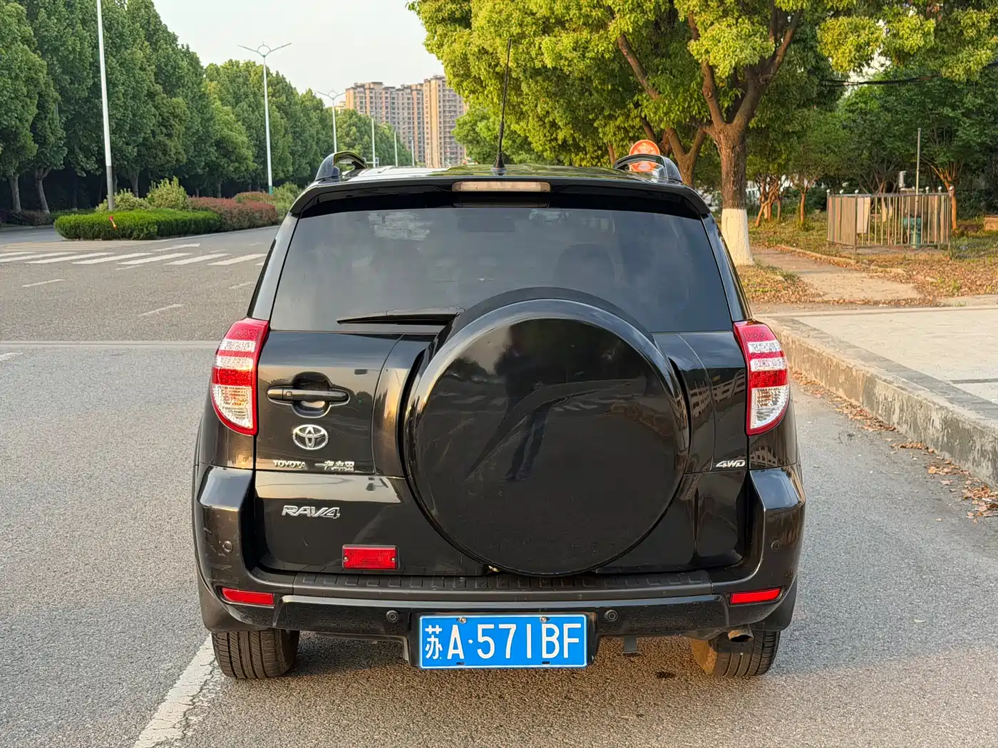 Toyota RAV4 Rongfang 2010 2.4L Automatic Luxury Upgrade Edition фото 5